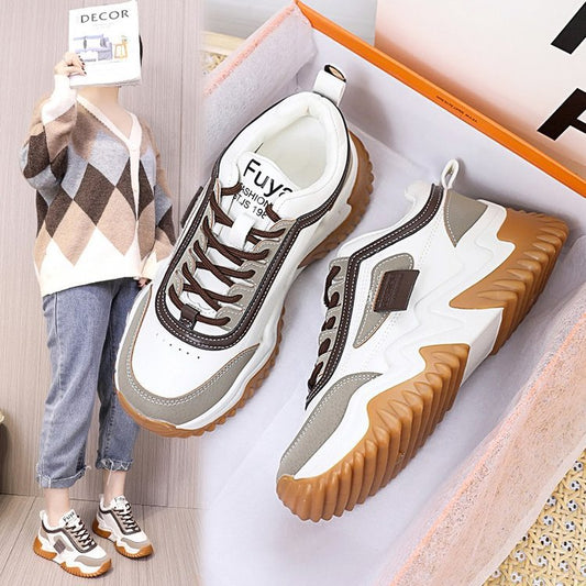 Nouvelles chaussures de sport pour femme avec lacets de couleur contrastée.