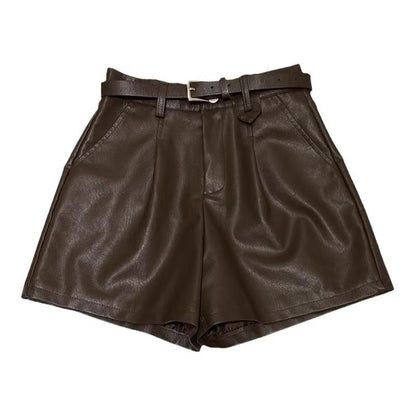 Short en similicuir noir, coupe trapèze, jambes larges