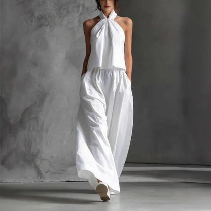 Ensemble deux pièces : haut sans manches ample et pantalon large.