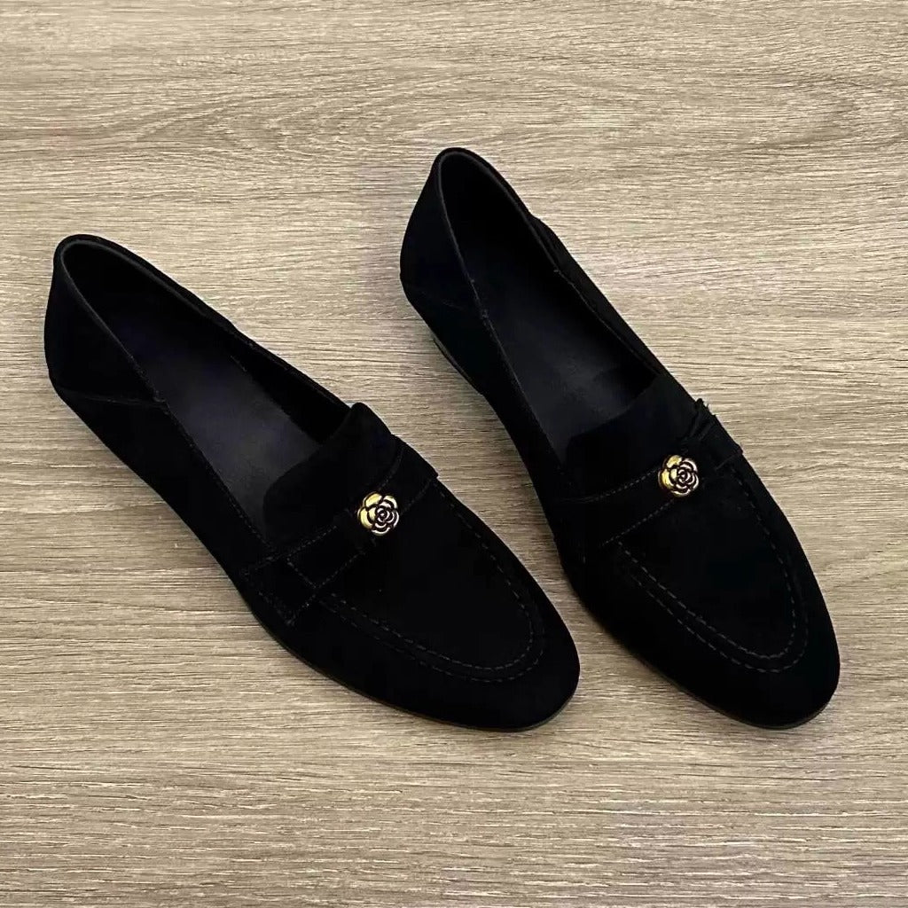 Mocassins rétro pour femme de style français avec motif camélia.