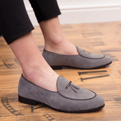 Mocassins Slip-On en Daim avec Détails Pompons