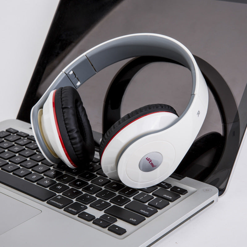 Casque de gaming filaire : basses puissantes, commande filaire intégrée, universel pour ordinateur et téléphone portable.