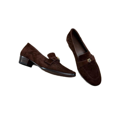 Mocassins rétro pour femme de style français avec motif camélia.