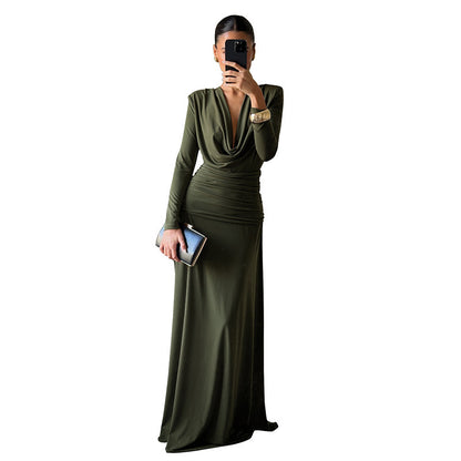 Robe Longue Minimaliste en Soie de Lait : Élégance Intemporelle