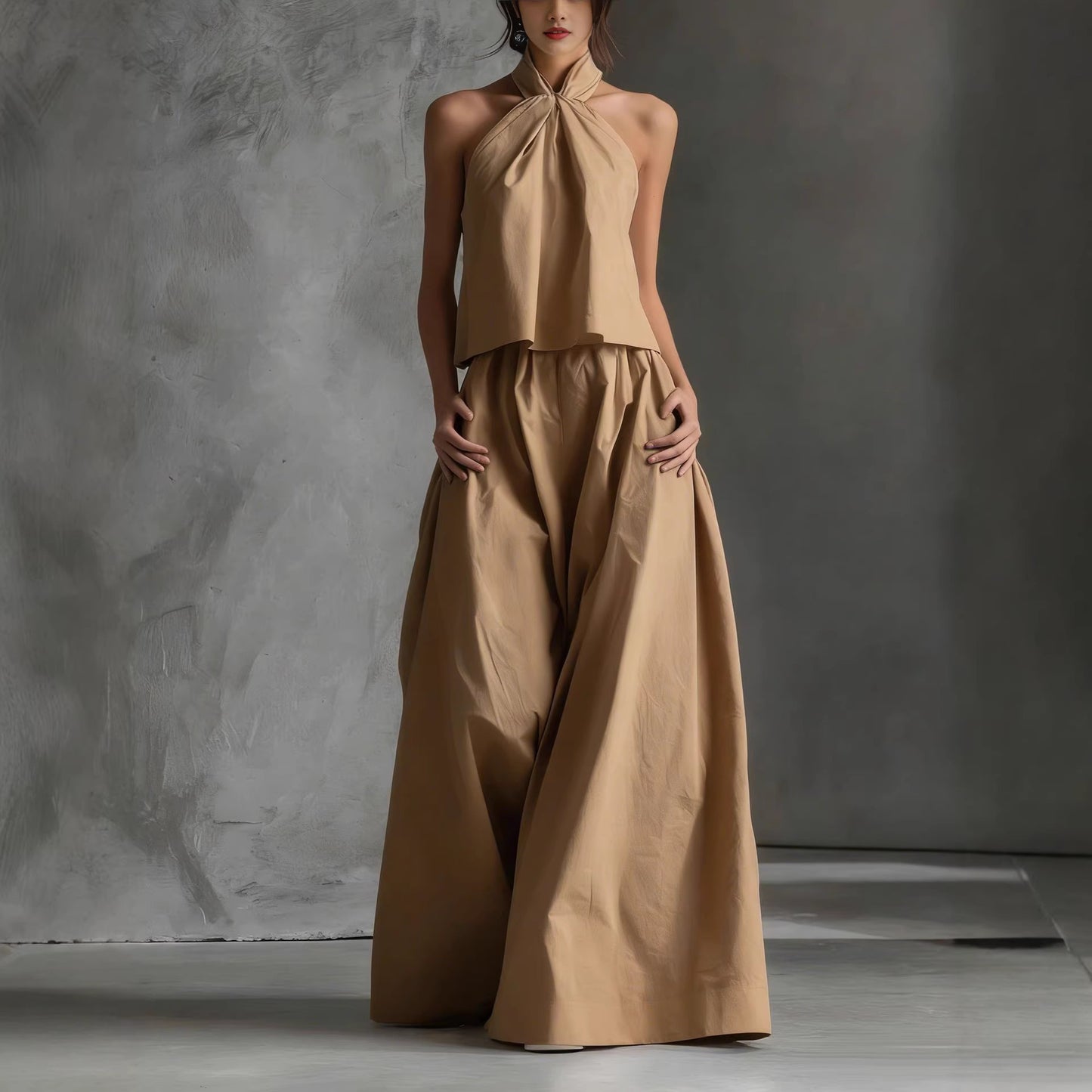 Ensemble deux pièces : haut sans manches ample et pantalon large.