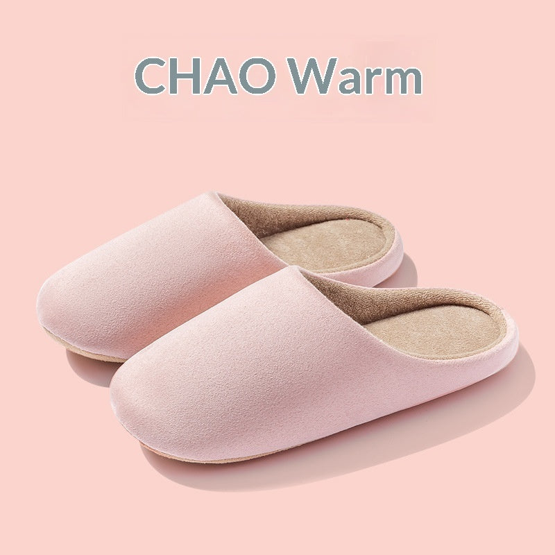 Chaussons d'intérieur en peluche chaude pour l'hiver.