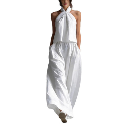 Ensemble deux pièces : haut sans manches ample et pantalon large.