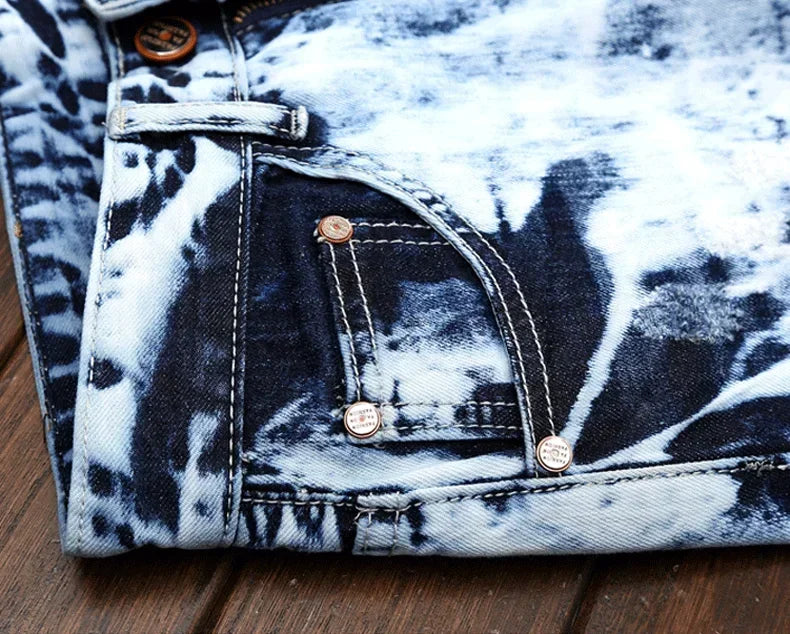 Jean Coupe Droite "Moto &amp; Biker" Patchwork – Style High Street, Broderies &amp; Denim Rigide