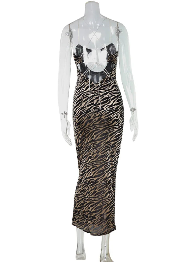 Robe fourreau sexy Ahagaga pour femme : bustier à rayures zébrées, coupe moulante, dos nu avec laçage et détails ajourés.