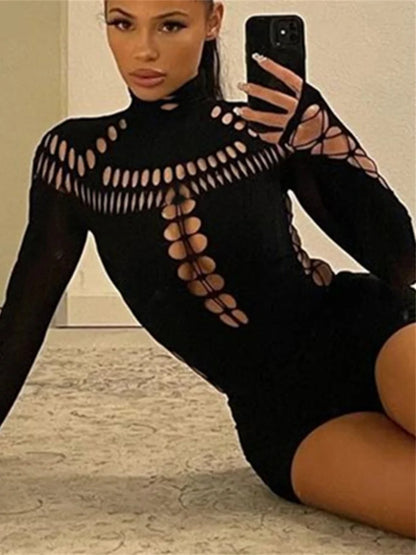 Body femme ajouré avec laçage croisé et manches longues, coupe moulante sexy, tenue de soirée ou club, style streetwear Y2K.