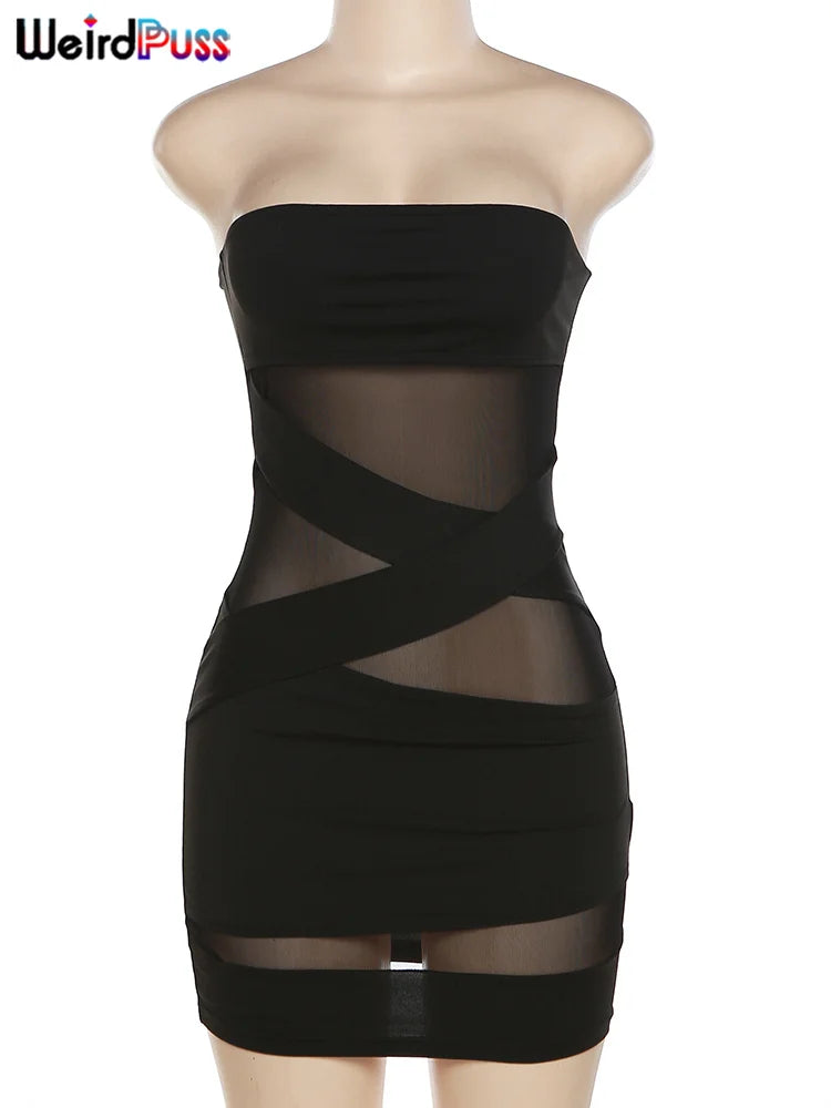 Robe bustier de soirée avec empiècements en tulle, sans manches, ultra-moulante et courte, style clubwear sexy pour l'été.