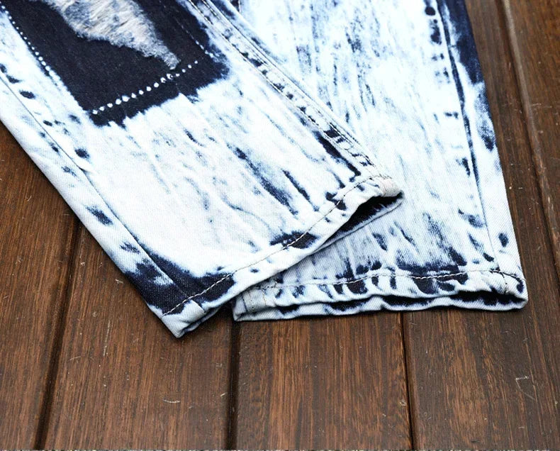 Jean Coupe Droite "Moto &amp; Biker" Patchwork – Style High Street, Broderies &amp; Denim Rigide