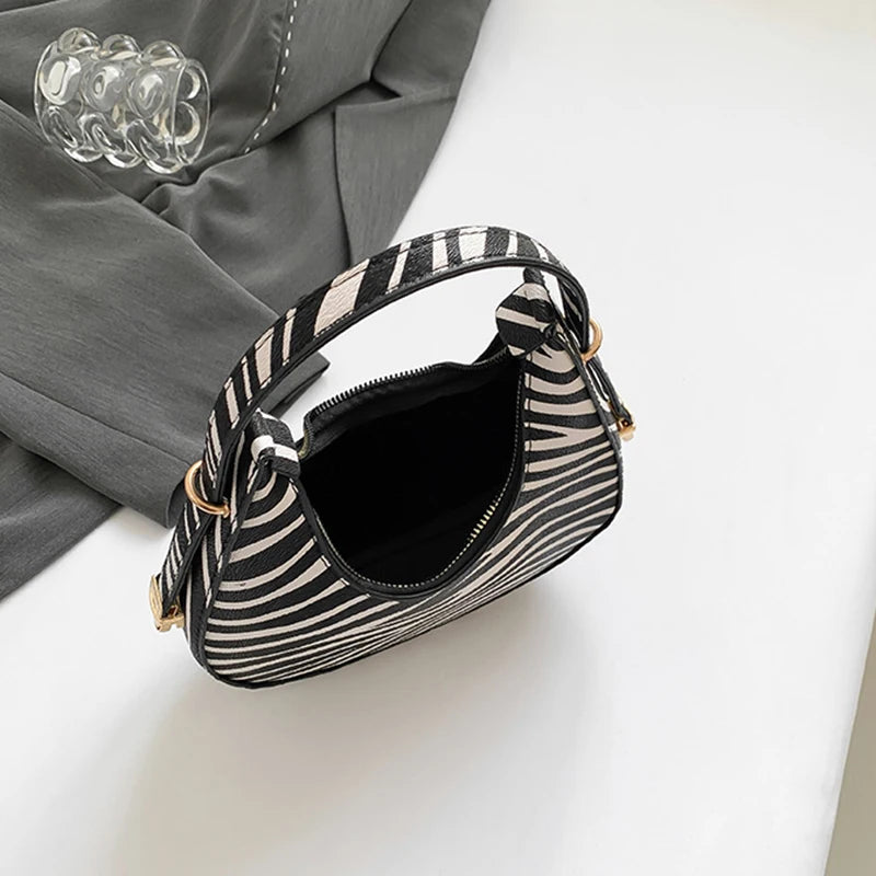 Yogodlns Hobo Bag - Trendy Animal Print
