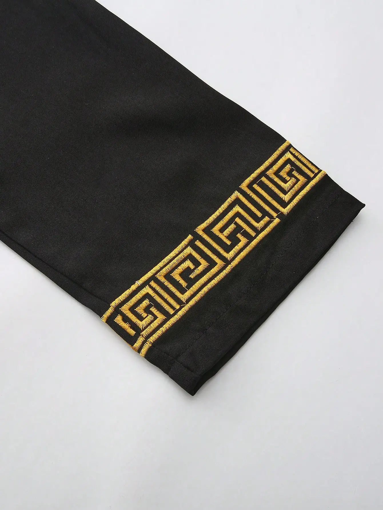 Muslim men's thobe long sleeves embroidered stand-up loose casual Saudi Arabia Islamic men's Abaya parties traditional clothing
