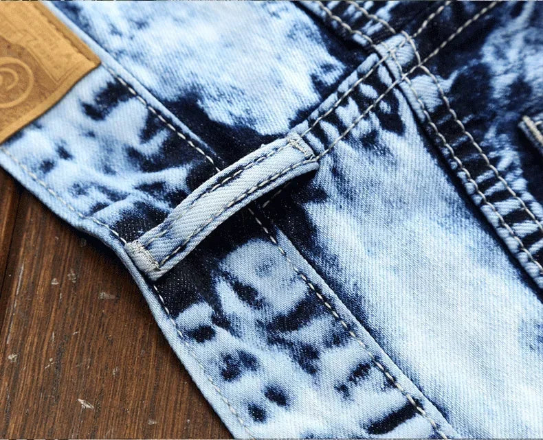 Jean Coupe Droite "Moto &amp; Biker" Patchwork – Style High Street, Broderies &amp; Denim Rigide