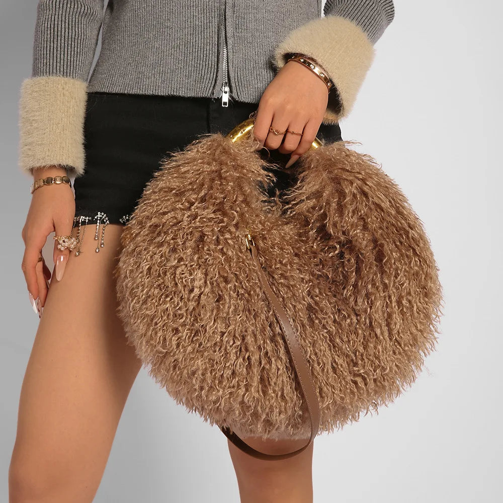 Cabas en Fausse Fourrure – Style Tendance Y2K