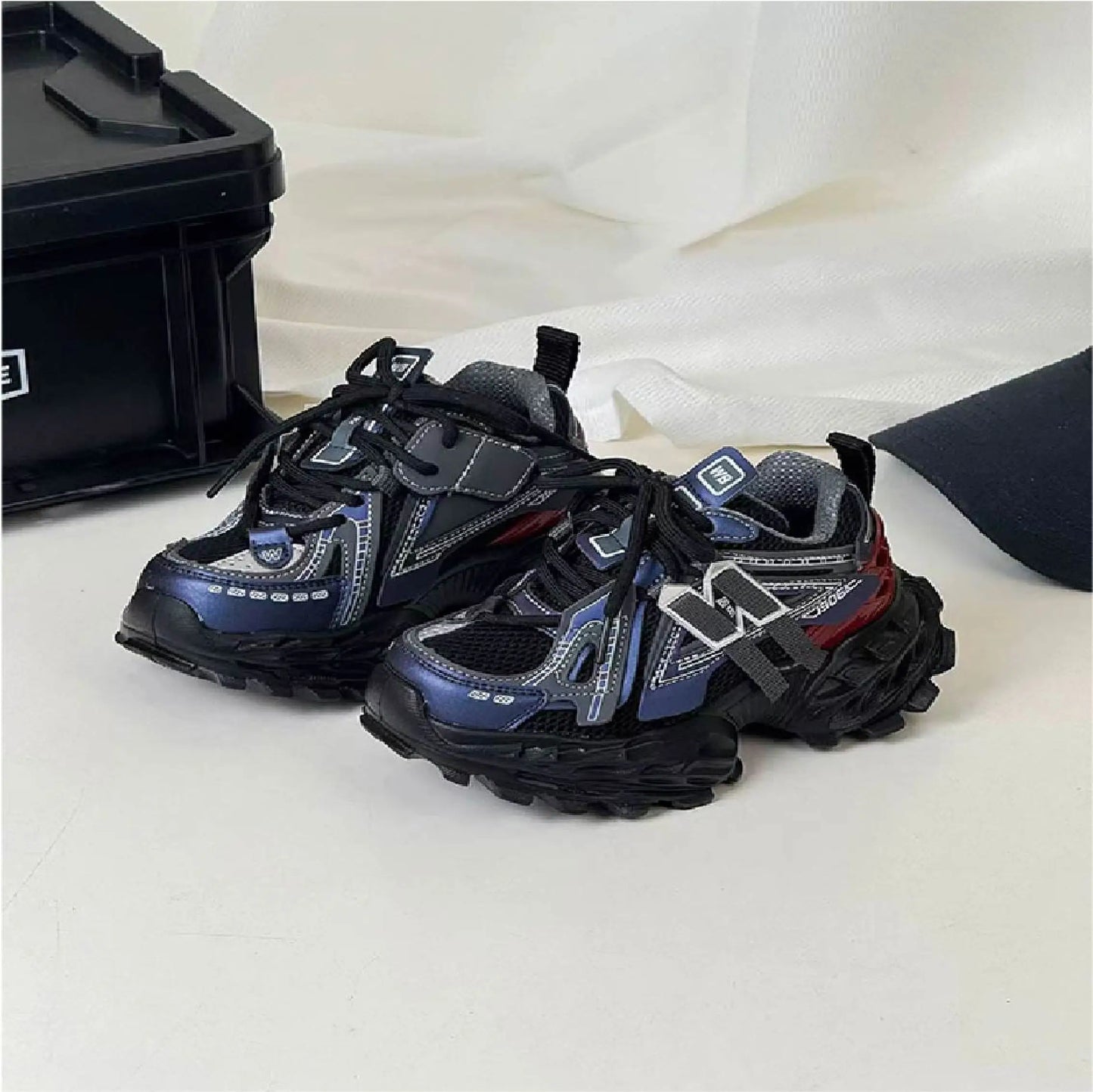 Thick-soled Children's Sports Shoes Autumn Leather Fashion Girl's Running Shoes Boys' Casual Shoes Lace-up Soft Sole Kids Shoes