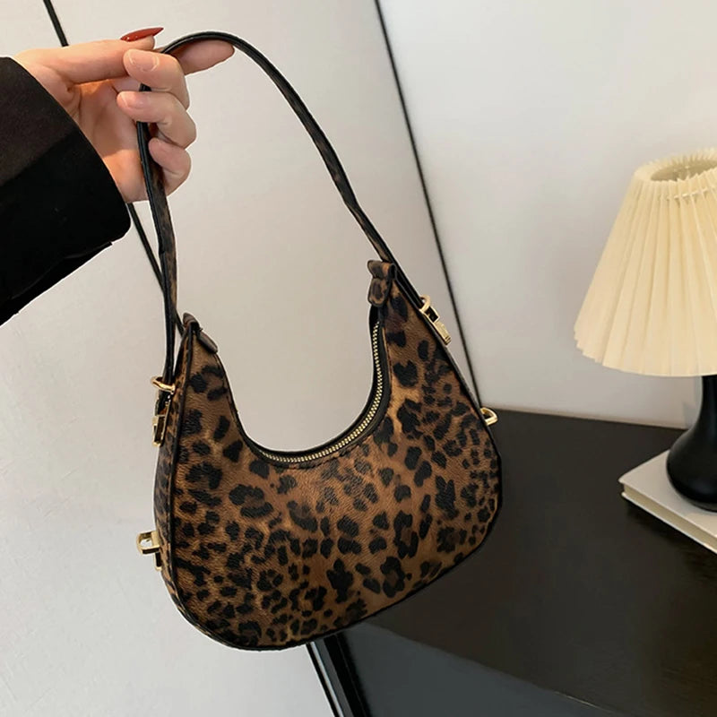 Yogodlns Hobo Bag - Trendy Animal Print