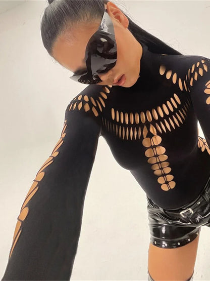 Body femme ajouré avec laçage croisé et manches longues, coupe moulante sexy, tenue de soirée ou club, style streetwear Y2K.