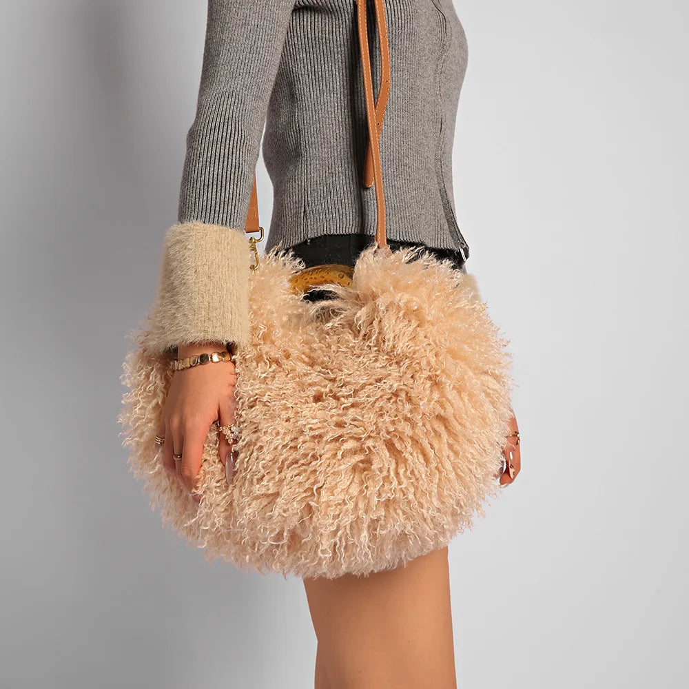 Cabas en Fausse Fourrure – Style Tendance Y2K