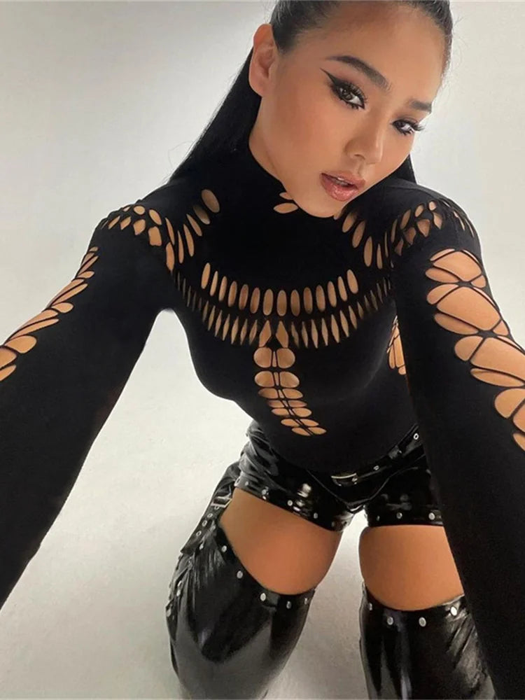 Body femme ajouré avec laçage croisé et manches longues, coupe moulante sexy, tenue de soirée ou club, style streetwear Y2K.
