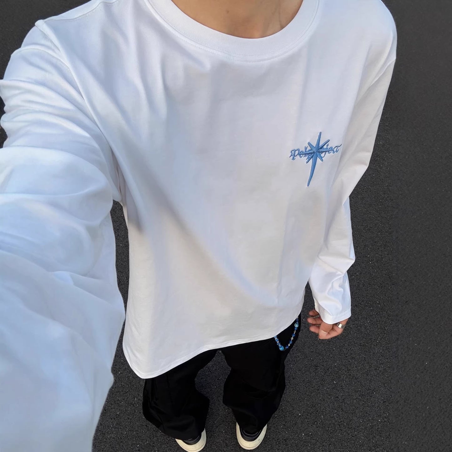 T-shirt à manches longues pour homme de style haut de gamme américain avec broderie lettrage.