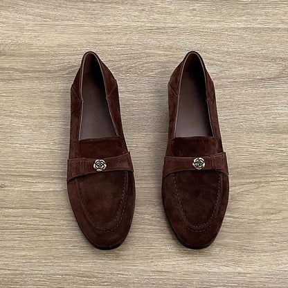 Mocassins rétro pour femme de style français avec motif camélia.