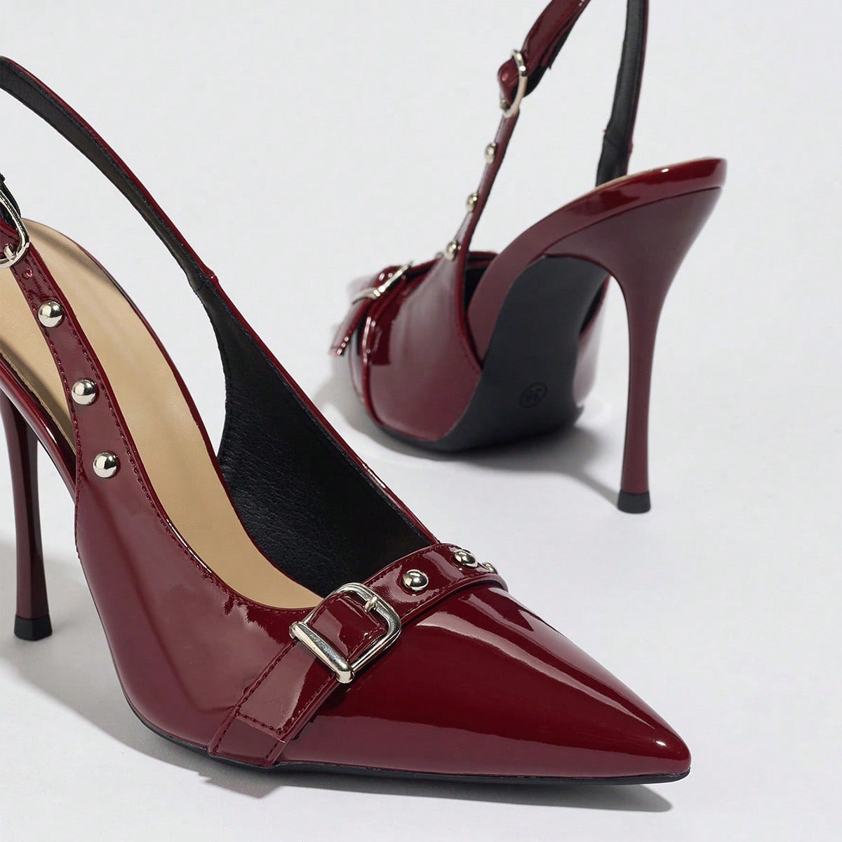 Escarpins confortables à bout pointu pour femme, polyvalents et élégants.
