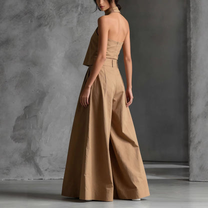 Ensemble deux pièces : haut sans manches ample et pantalon large.